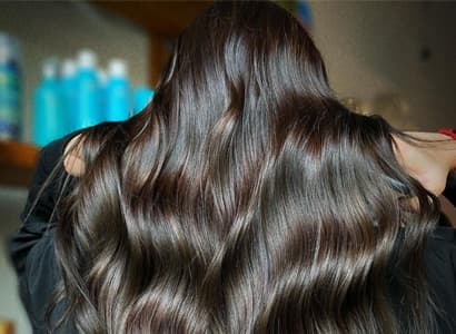 Гладкие волосы – Особенности ухода за гладкими волосами - Клиника «Доктор Волос»